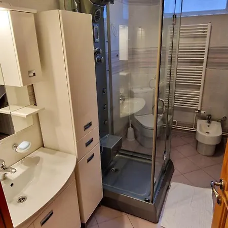 Apartment Ars